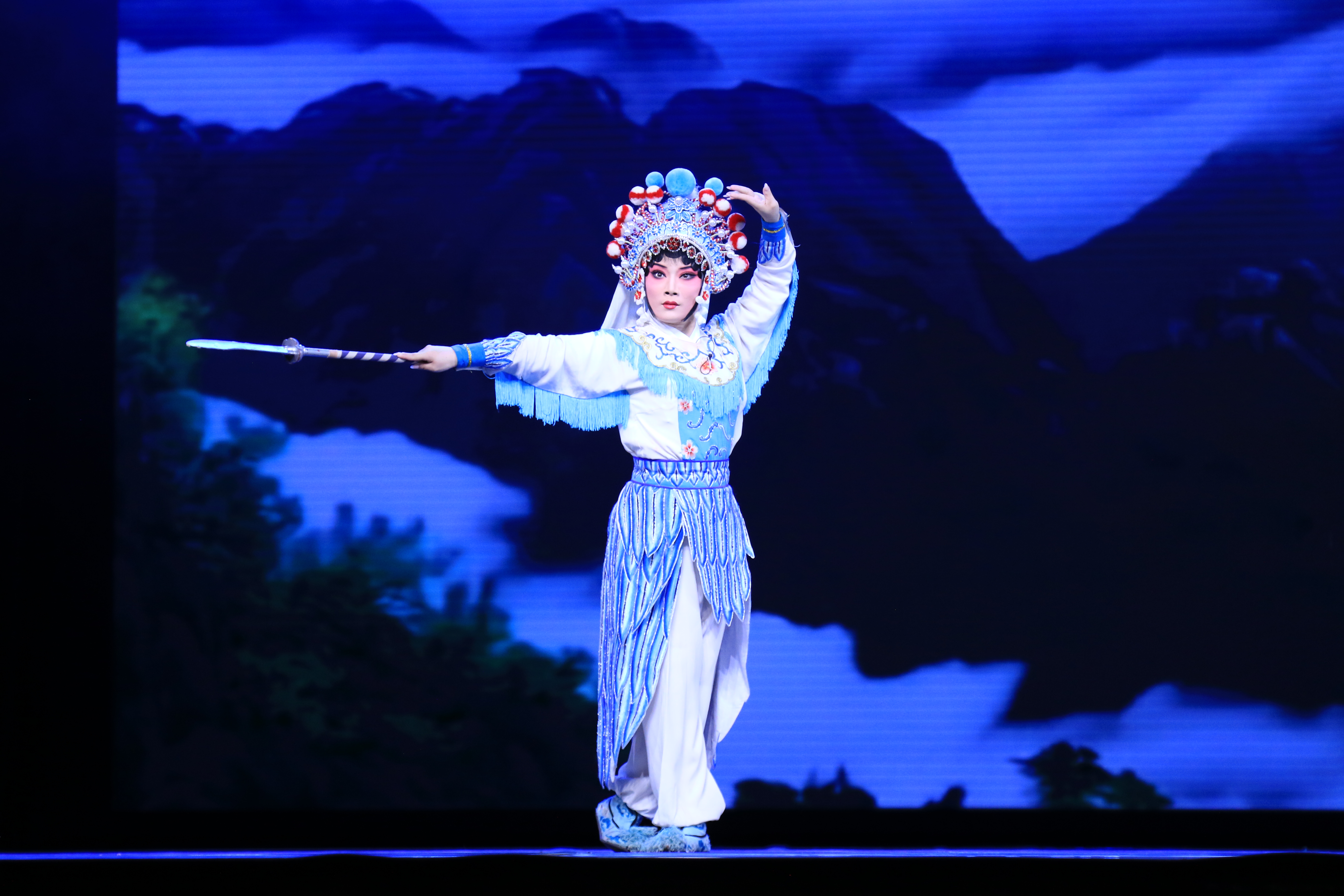 “中国有戏”首次走进新疆 新晋梅花奖演员伊犁舞台展风华